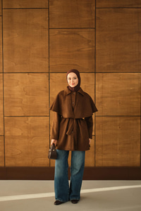 Omuz Pelerinli Peluş Kaşe Kaban Kahverengi