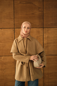 Omuz Pelerinli Peluş Kaşe Kaban Vizon