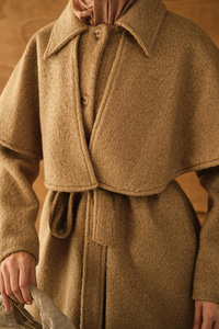 Omuz Pelerinli Peluş Kaşe Kaban Vizon