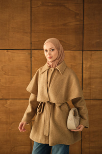 Omuz Pelerinli Peluş Kaşe Kaban Vizon