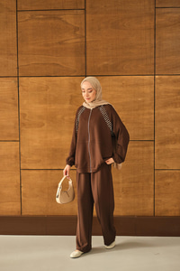 Omuz Taş Detay Takım Kahverengi