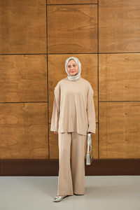 Omuz Vatkalı Takım Krem