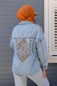 Omuz ve Sırt Detayı Nakışlı Çıtçıtlı Denim Gömlek Mavi