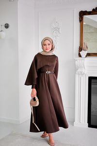 Omuzdan Şallı Scuba Elbise Kahve