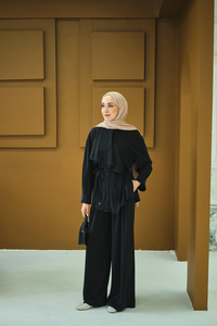 Omuzdan Volanlı Takım Siyah