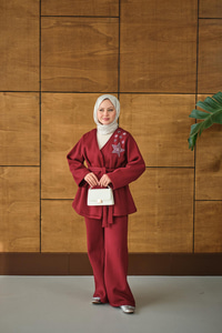 Omzu Yıldız Detaylı Bel Bağlamalı Takım Bordo