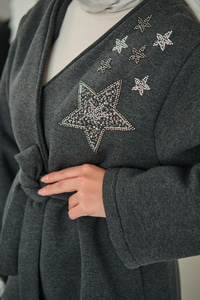 Omzu Yıldız Detaylı Bel Bağlamalı Takım Füme