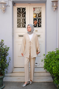 Ön Bağlama Detaylı Takım Krem