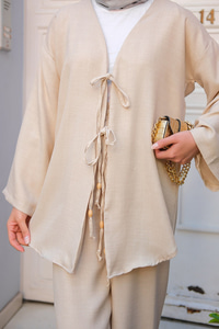 Ön Bağlama Detaylı Takım Krem