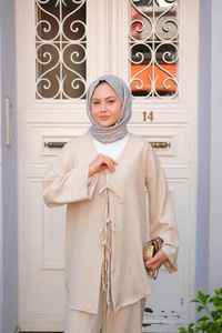 Ön Bağlama Detaylı Takım Krem