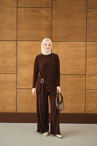 Ön Bağlamalı Süs Detay Takım Kahverengi