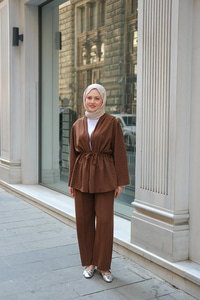 Ön Bağlamalı Taş Detay İkili Takım Kahverengi