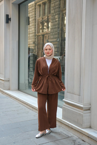 Ön Bağlamalı Taş Detay İkili Takım Kahverengi