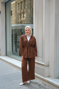 Ön Bağlamalı Taş Detay İkili Takım Kahverengi