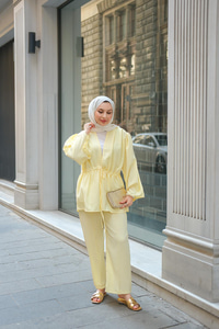 Ön Bağlamalı Taş Detay İkili Takım Sarı