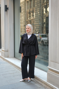 Ön Bağlamalı Taş Detay İkili Takım Siyah