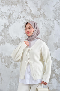 Ön Bağlamalı Triko Takım Bej