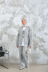 Ön Bağlamalı Triko Takım Gri