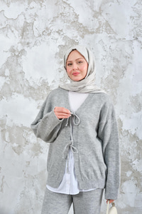 Ön Bağlamalı Triko Takım Gri