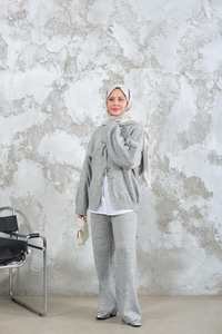 Ön Bağlamalı Triko Takım Gri