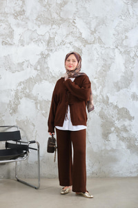 Ön Bağlamalı Triko Takım Kahverengi