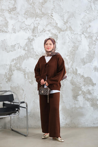 Ön Bağlamalı Triko Takım Kahverengi