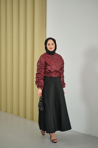 Ön Boncuk Detay Kısa Yağmurluk Bordo