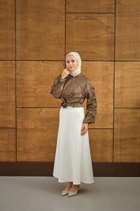 Ön Boncuk Detay Kısa Yağmurluk Kahverengi