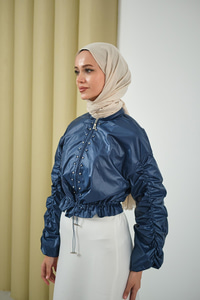 Ön Boncuk Detay Kısa Yağmurluk Lacivert