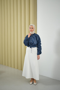 Ön Boncuk Detay Kısa Yağmurluk Lacivert