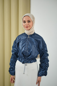 Ön Boncuk Detay Kısa Yağmurluk Lacivert