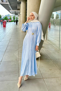 Ön Bronş Kırışık Elbise Mavi