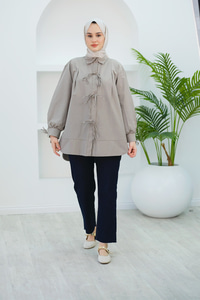 Ön Kurdele Detay Oval Kesim Gömlek Küf Yeşil