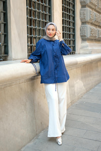 Ön Kurdele Detay Oval Kesim Gömlek Lacivert