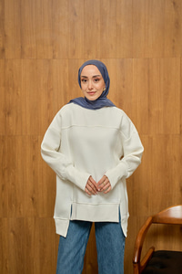 Ön Yırtmaç Ve Parmak Detaylı Sweat Beyaz