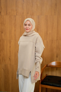 Ön Yırtmaç Ve Parmak Detaylı Sweat Taş