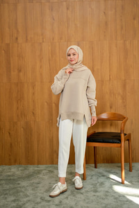 Ön Yırtmaç Ve Parmak Detaylı Sweat Taş