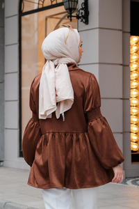 Önden Fermuarlı Eteği Fırfırlı Tunik Kahverengi