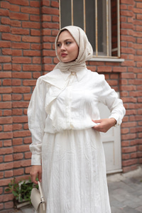 Önden Fırfır Detaylı İkili Takım Ekru