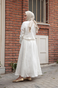 Önden Fırfır Detaylı İkili Takım Ekru