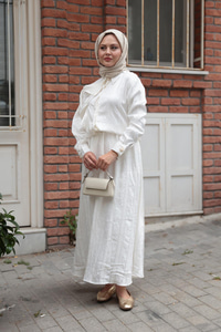 Önden Fırfır Detaylı İkili Takım Ekru