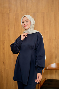 Önden Pileli Takım Lacivert