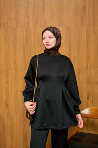 Önden Pileli Takım Siyah