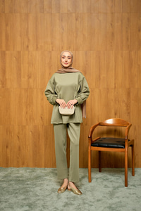 Önden Pileli Takım Yeşil