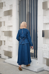 Önden Yırtmaçlı Beli Kemerli Takım Lacivert