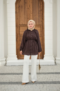 Önü Britli Simli Büzgülü Gömlek Kahverengi