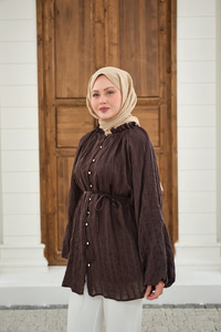 Önü Britli Simli Büzgülü Gömlek Kahverengi