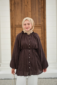 Önü Britli Simli Büzgülü Gömlek Kahverengi