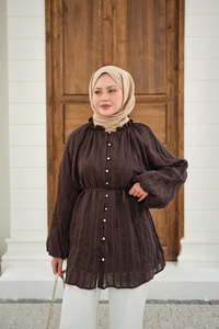 Önü Britli Simli Büzgülü Gömlek Kahverengi