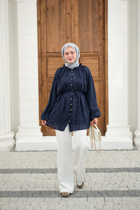 Önü Britli Simli Büzgülü Gömlek Lacivert